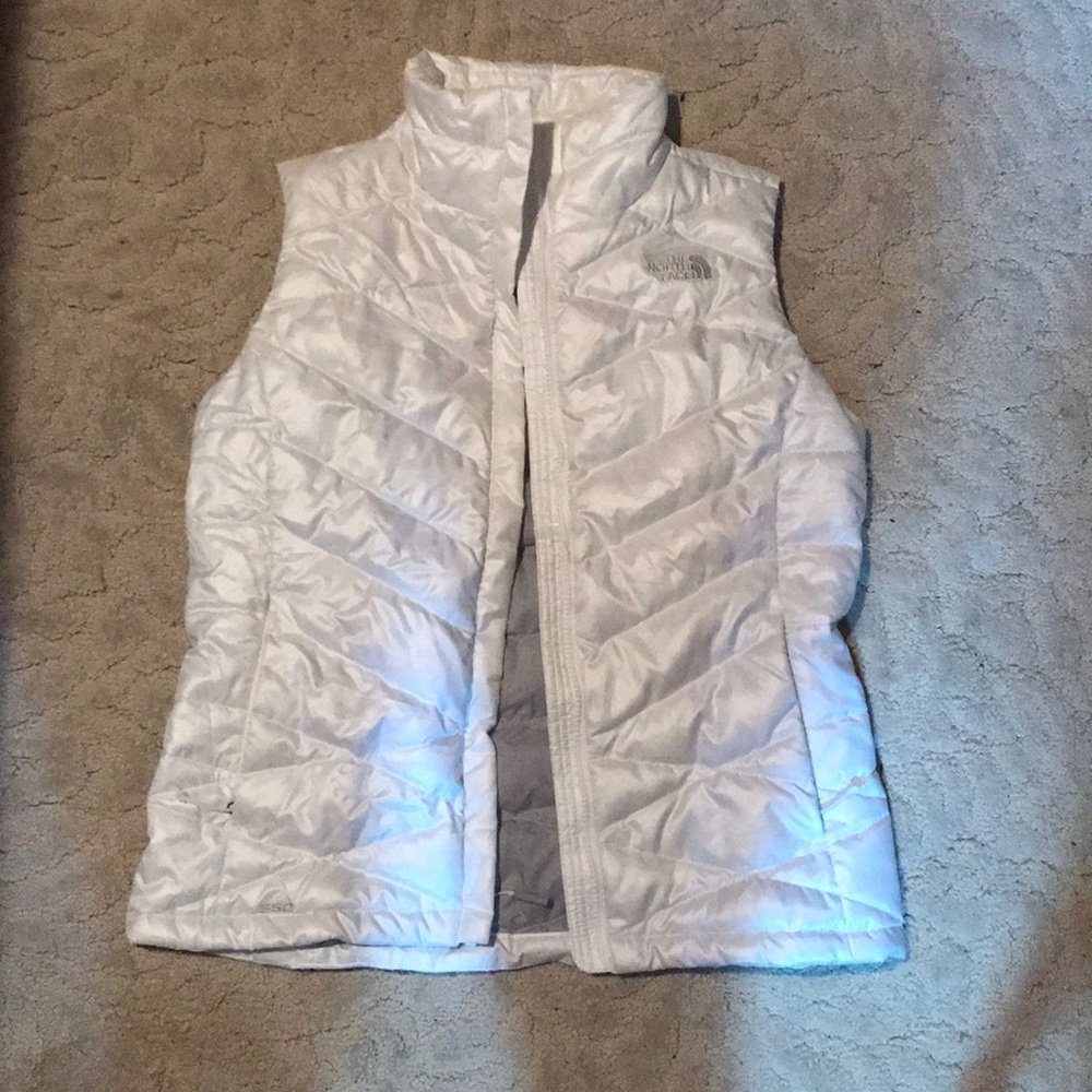 White north face vest size small